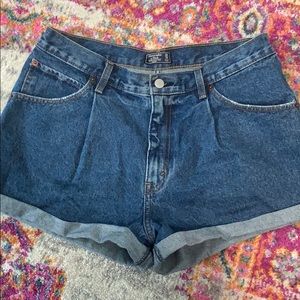 A&F High Rose Short